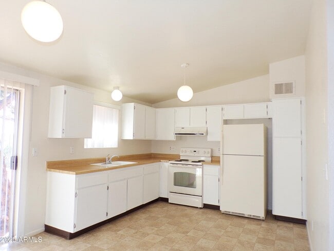 Photo - 500 Mallard Cir E