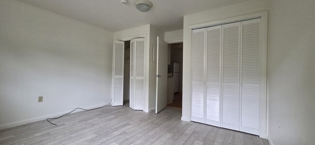 Apartment 6, Living Room