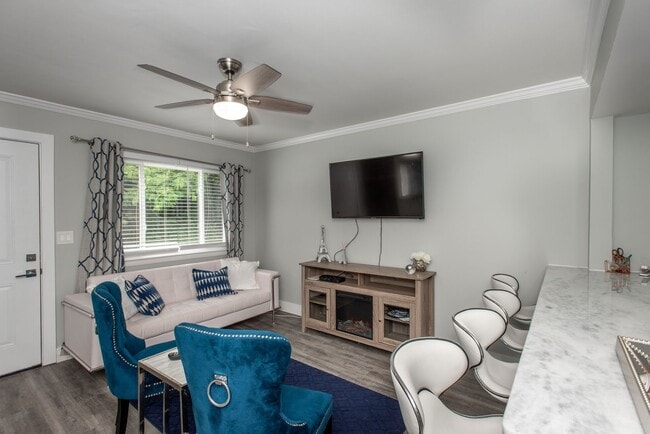 Building Photo - University Townhomes COMING SOON