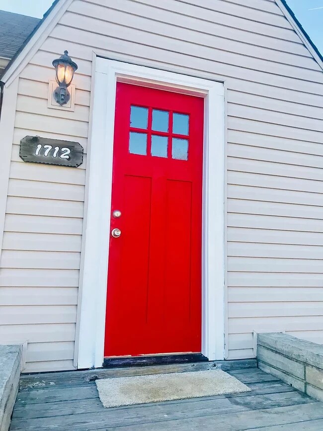 Photo - 1712 Pin Oak Ave