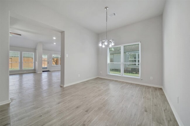 Photo - 19310 Young Oak St