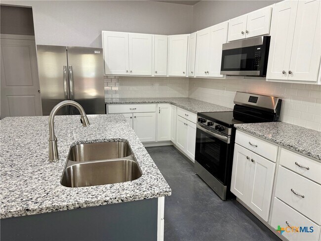 Photo - 506 N Crockett Ave