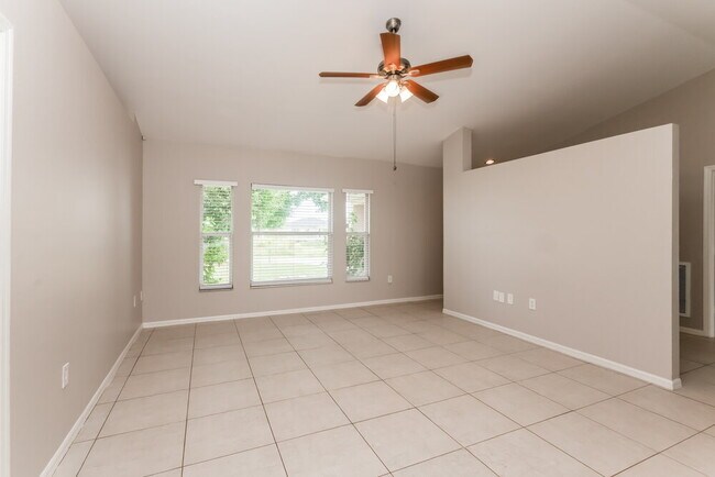 Photo - 3723 11th St W