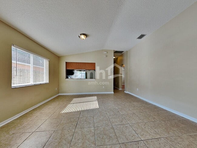 Photo - 532 Scarlet Maple Ct