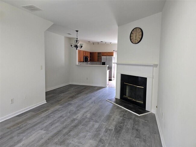 Photo - 1563 Cove Creek Cir