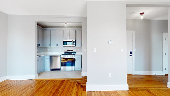 Building Photo - 179 Highland St Unit 2