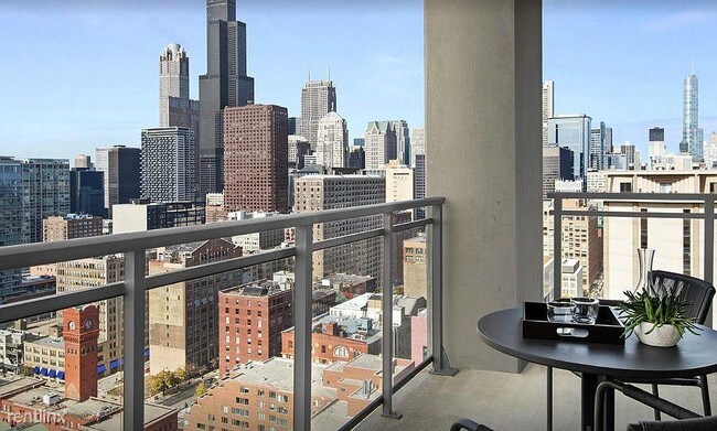 Photo - 1104 S Wabash Ave