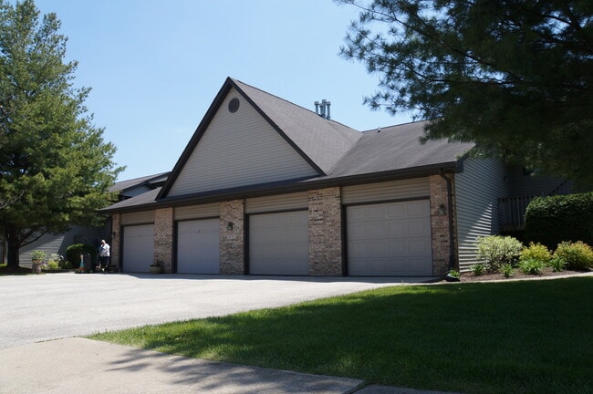 Building Photo - 515 Bienterra Trail Unit 4