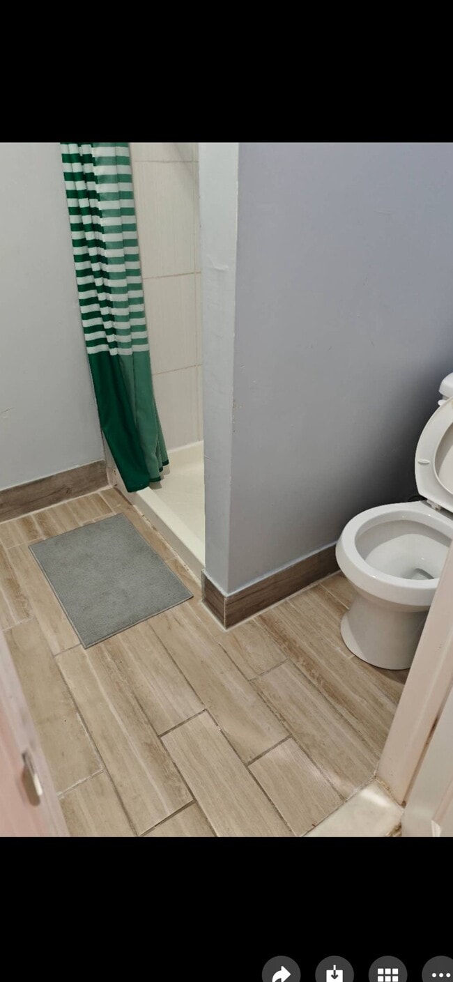 Building Photo - 5846 Filbert St