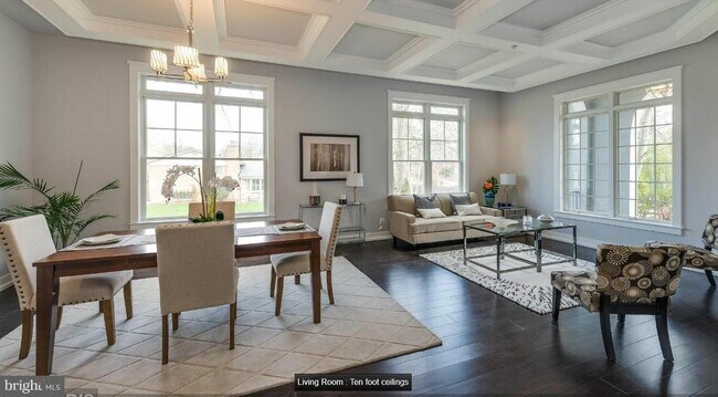 Photo - 9814 Fernwood Rd