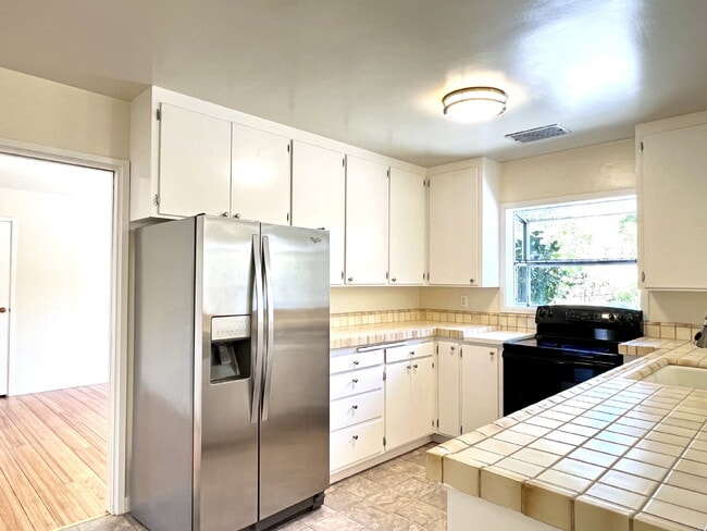 Photo - Lovely 3+ Bedroom Single Story Home in San Rafael!