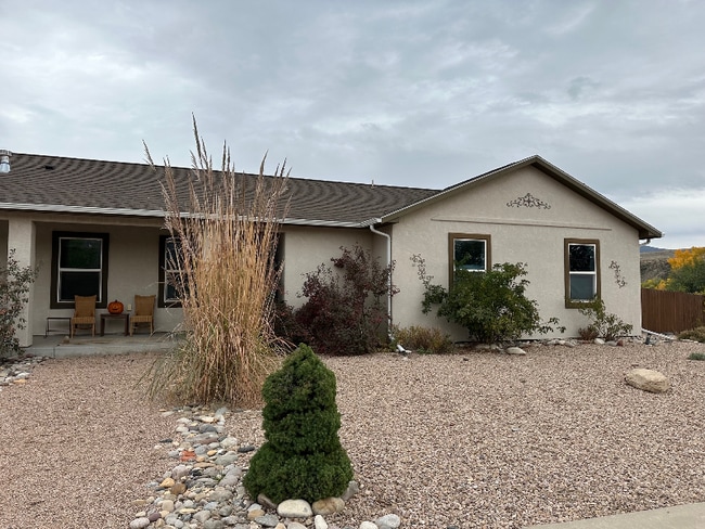 Photo - 883 Vineyard Ave