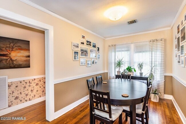 Photo - 313 St Thomas St
