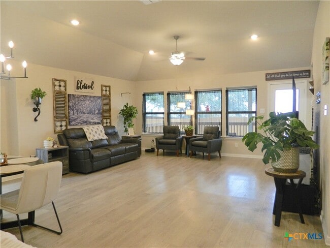 Photo - 2929 Greenbriar Rd