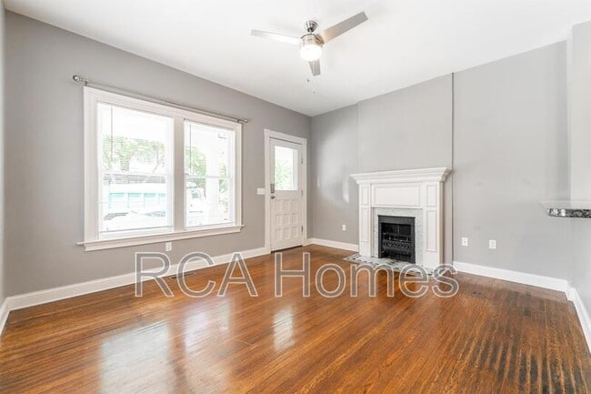 Photo - 613 E New York St