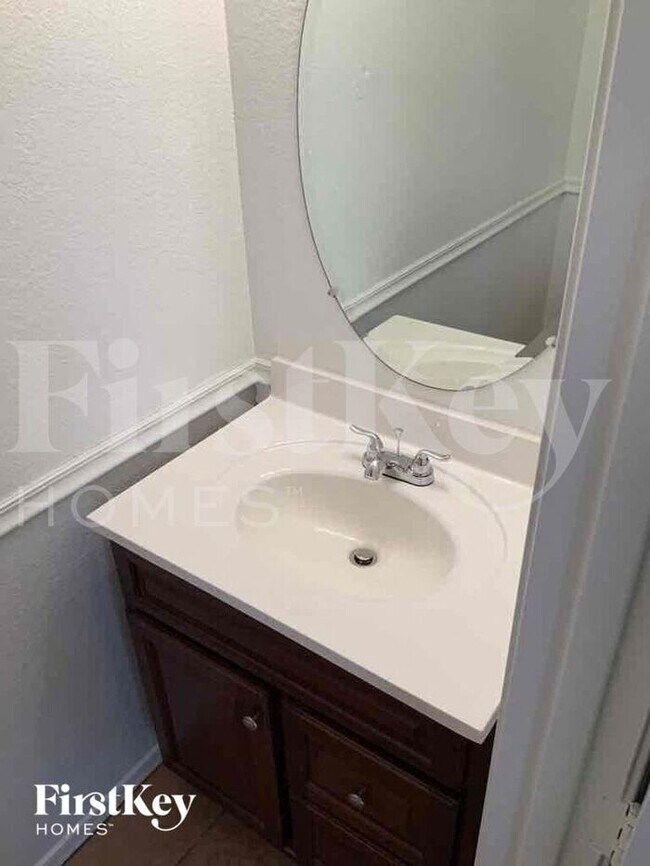 Photo - 12922 W Holly St