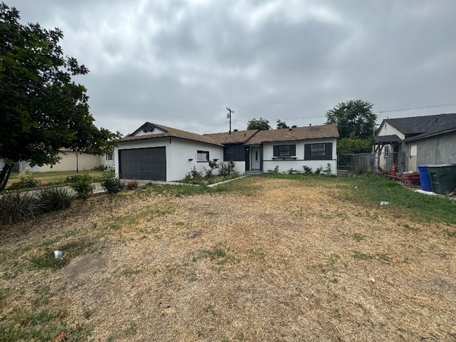 Building Photo - 2520 Kellogg Park Dr Rental