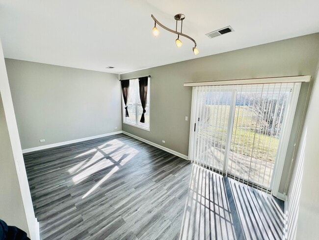 Photo - 925 Sheridan Cir