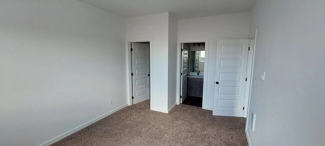 Photo - Ames Creek Apartments