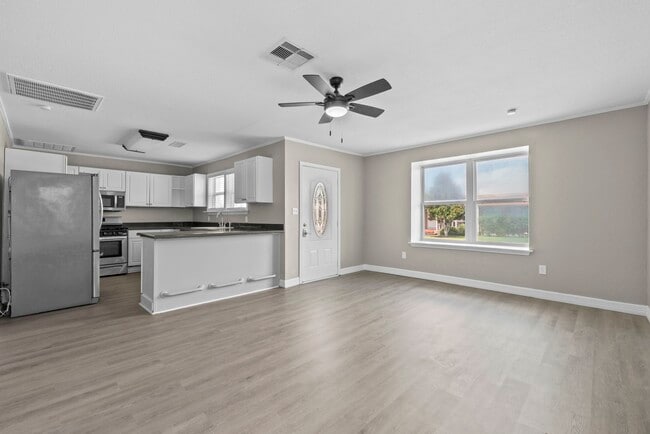 Photo - 5309 Perry Ave