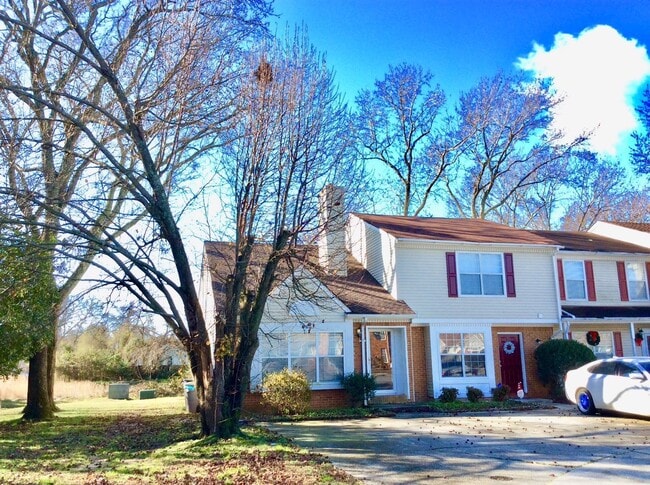 Beautiful Updated 3 Bedroom, 2 Bathroom To... - Beautiful Updated 3 Bedroom, 2 Bathroom To... House
