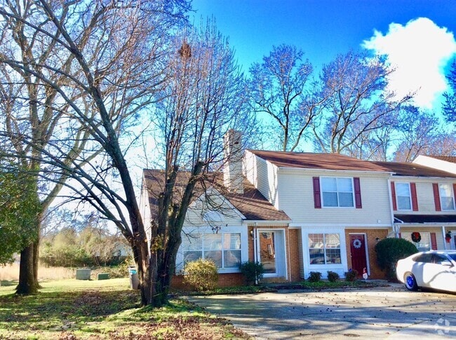 Building Photo - Beautiful Updated 3 Bedroom, 2 Bathroom To... Rental