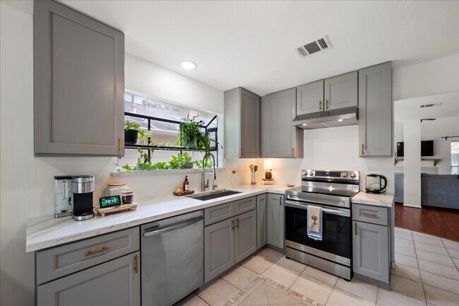 Photo - 7752 High Village Dr