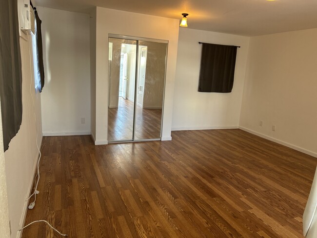 Photo - 2032-2106 Delaware Ave