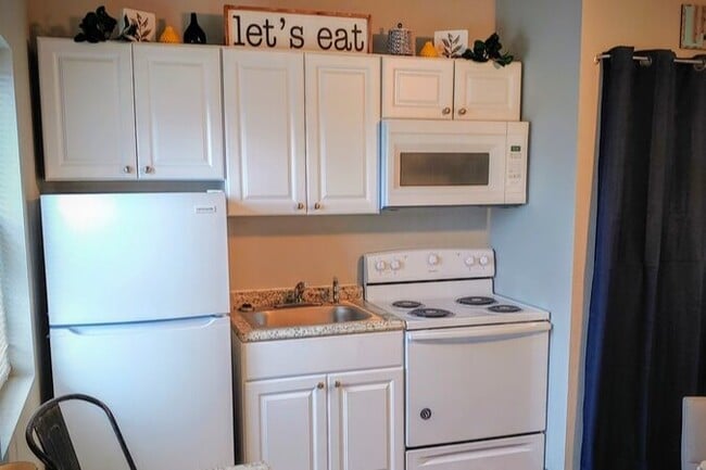 Graystone Apartments - Graystone Apartments