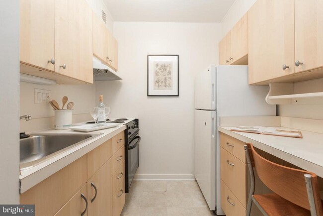 Photo - 224-30 W Rittenhouse Square Unit 602