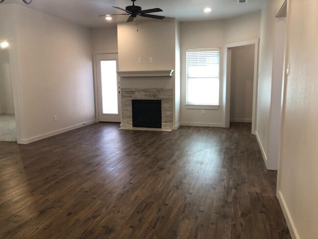 Photo - 2723 137th St