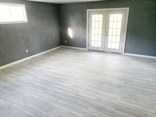 Photo - Gorgeous all renovated Home in Groves, TX!.