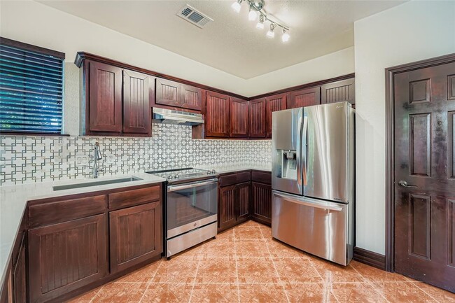 Photo - 10901 Parkfield Dr