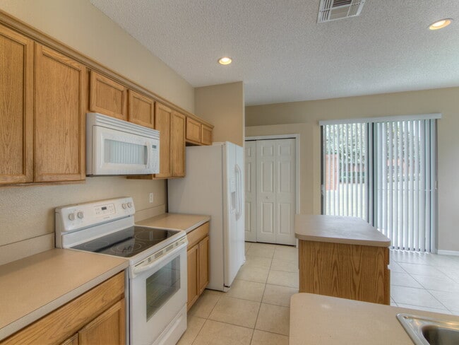 Photo - 671 Hardwood Cir