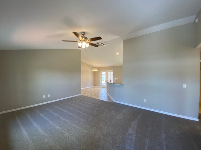 Photo - Desirable SE Ocala Neighborhood 3/2/2 *WON...