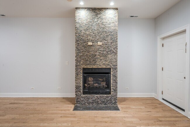 Photo - 5408 S Michigan Ave Unit 2S