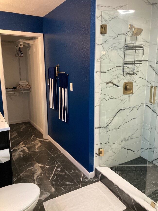 Photo - 1933 Madison Ave