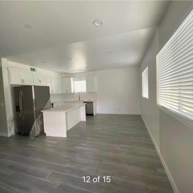 Photo - 1130 W 39th St
