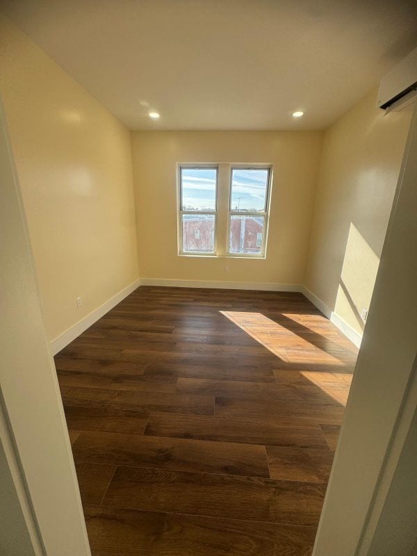 Photo - 91-04 43rd Ave