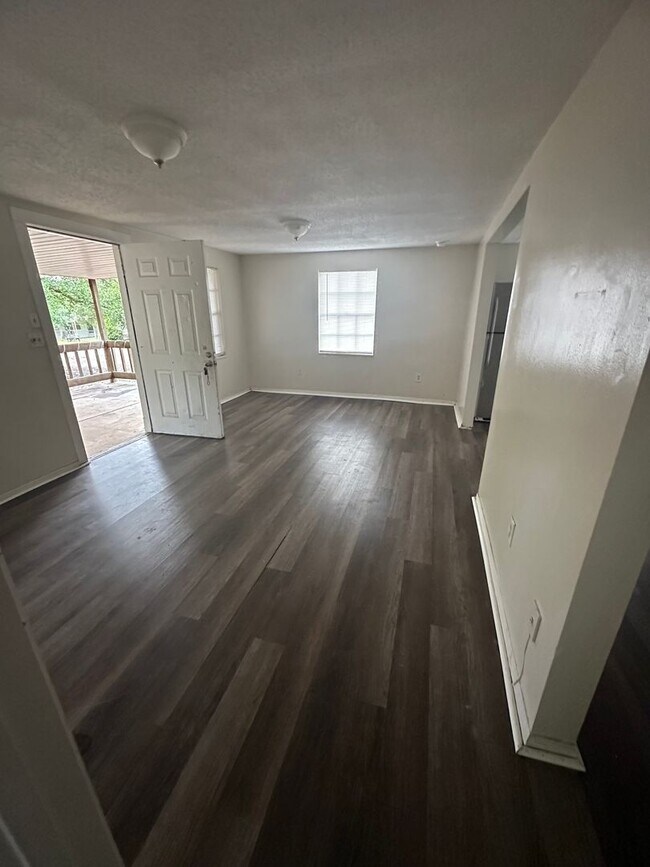 Photo - SUPER CUTE 2BR/1BA Dade City Home w/HUGE F...