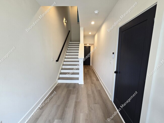 Photo - 340 Eugenia St SW