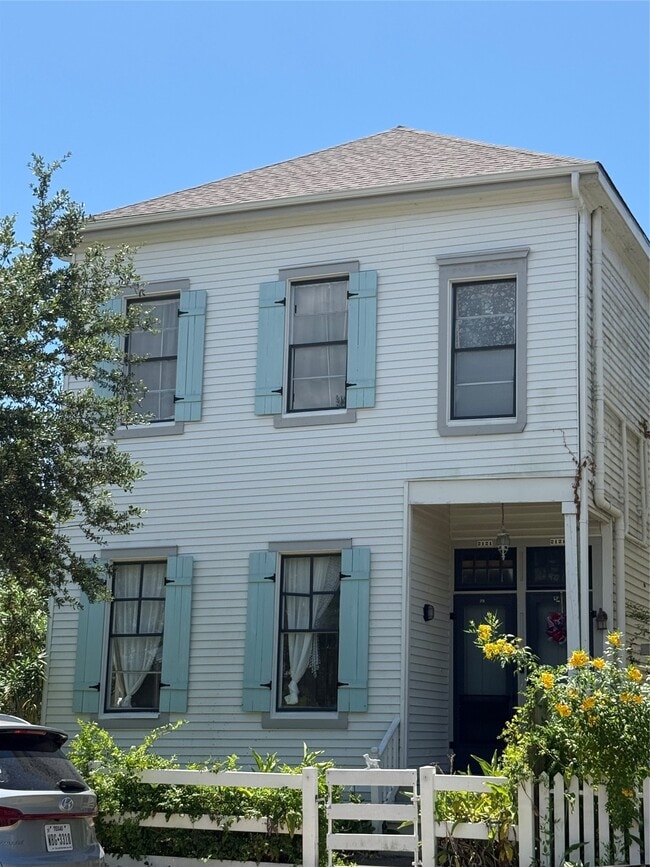 Building Photo - 2121 Avenue K