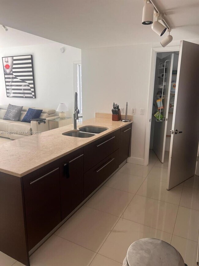 Photo - 475 Brickell Ave Unit 3613