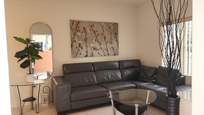 Photo - 4929 Windward Way