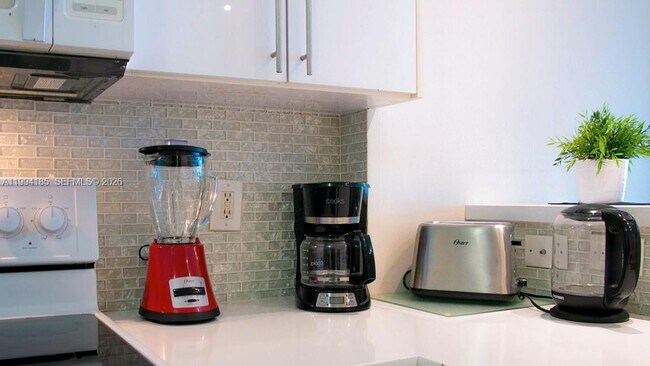 Photo - 18100 N Bay Rd Unidad 509