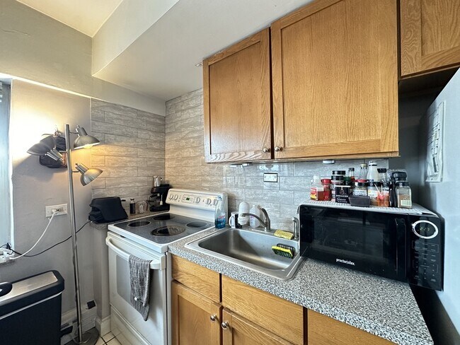 Photo - 4950 N Marine Dr Unit M03B