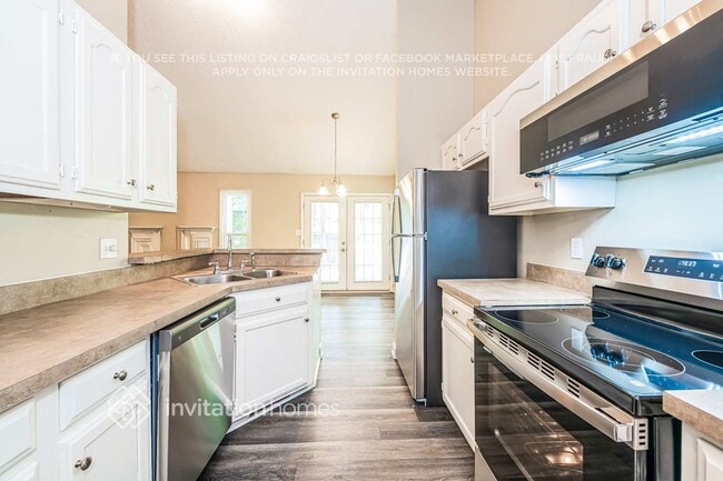 Photo - 2704 Kempsford Pl