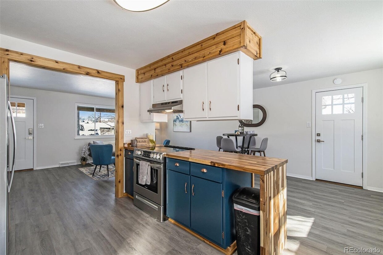 Kitchen - 952 S Garland Way (Lakewood, CO)