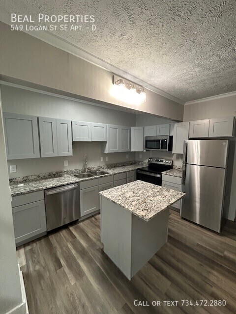 Photo - 549 Logan St SE Unit D