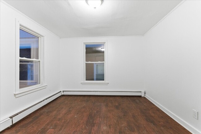 Building Photo - 942 Lisbon St Unit 3 3rd floor